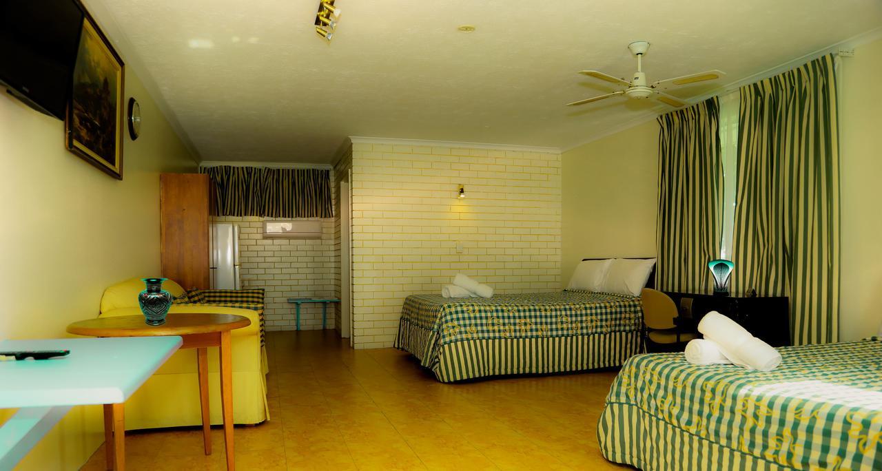 Queenslander Motel Gold Coast Exterior photo