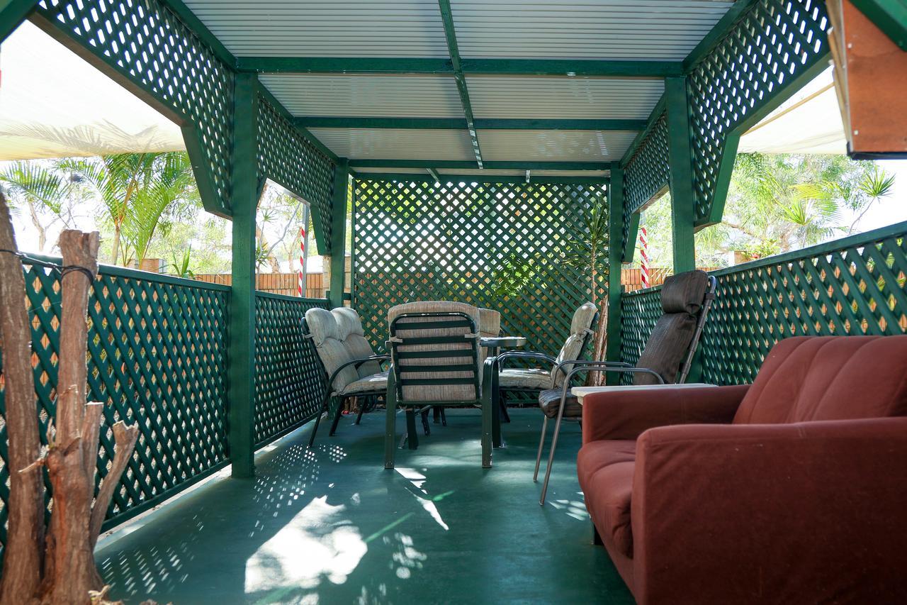 Queenslander Motel Gold Coast Exterior photo